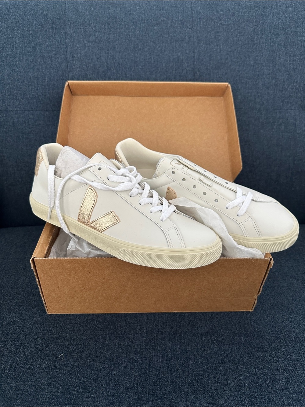 Veja Women's Esplar Leather Extra- White Sneakers with Gold NEW 9.5